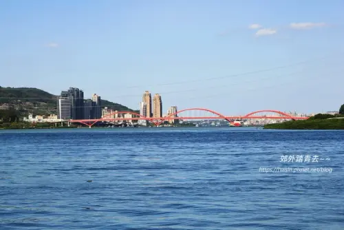 00025 社子島頭公園遠眺關渡大橋.webp