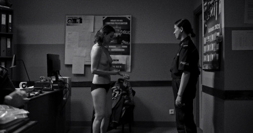 Zielona.granica.AKA.Green.Border.2023.1080p.BluRay.PL.DDP5.1.x264 PTer.mkv snapshot 01.50.49 [2024.1.jpg