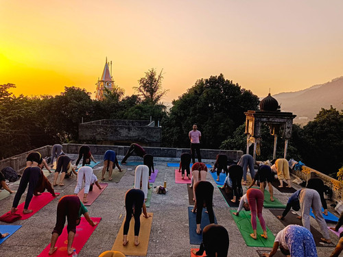 Rishikul Yogshala Rishikesh.jpg