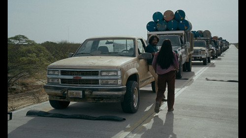 Pimpinero Blood.and.Oil.2024.1080p.AMZN.WEB DL.ES EN.DDP5.1.x264 My.mkv snapshot 00.24.20 [2024.12.0.jpg