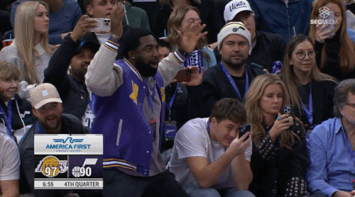 GIF 12 1 2024 9 01 48 PM.gif