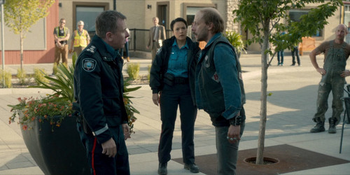Tin.Star.S01E01.Fun.and.S.laughter.1080p.BluRay.CZ EN.AC3.x265.HEVC My.mkv snapshot 25.54 [2024.12.0.jpg