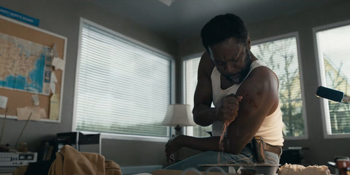 From.S03E01.Shatter.1080p.AMZN.WEB DL.CZ EN.x265.HEVC My.mkv snapshot 09.43 [2024.12.02 17.45.04].jpg