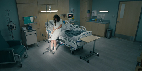 From.S03E01.Shatter.1080p.AMZN.WEB DL.CZ EN.x265.HEVC My.mkv snapshot 04.20 [2024.12.02 17.44.45].jpg