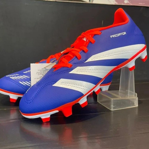 Predator 24 Club Campo adidas.jpg