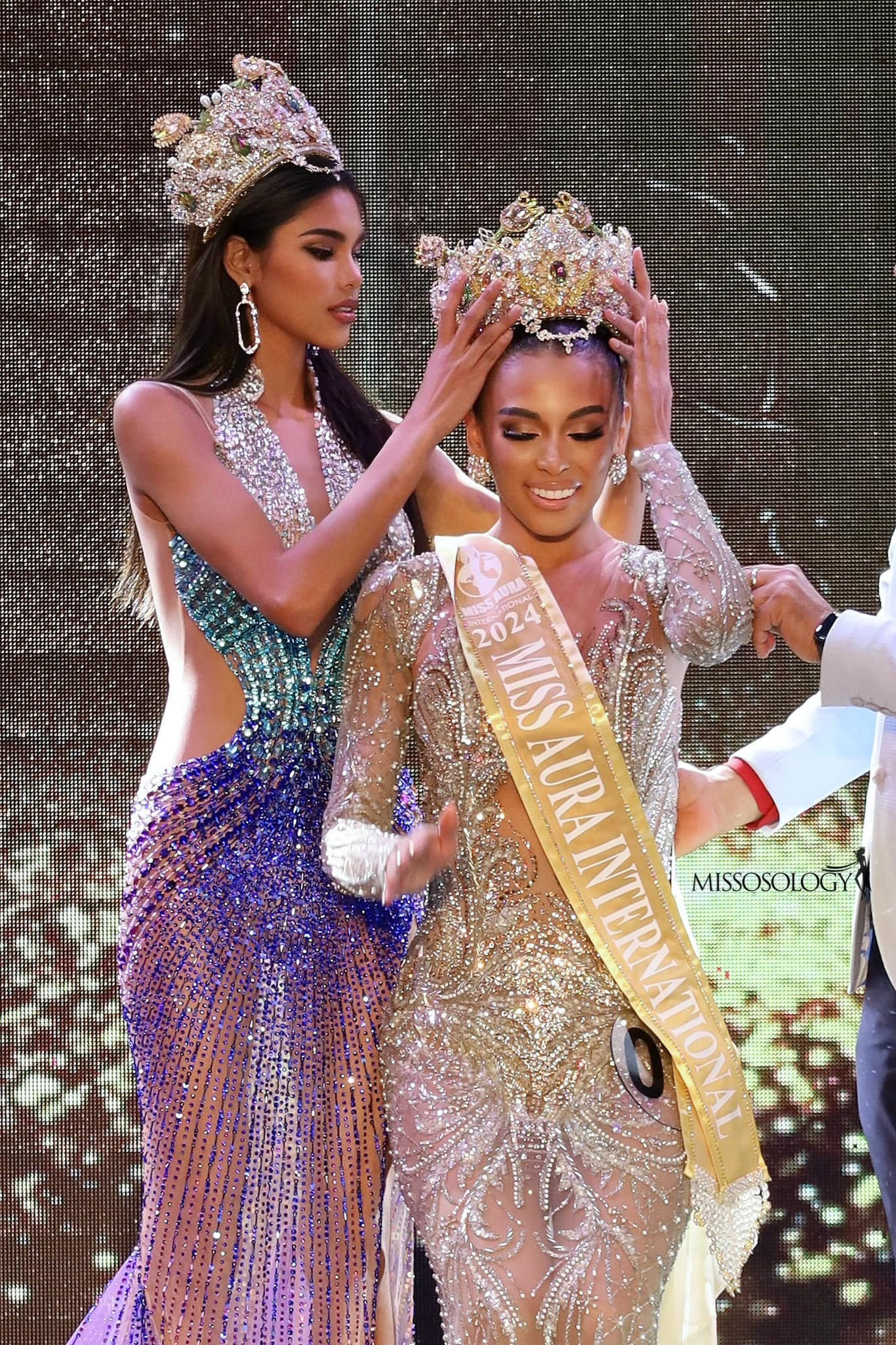 colombia vence miss aura international 2024. 22NOXHu