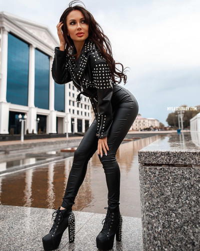 LederLegins490eugenechulitskyphoto Girl @little ludda