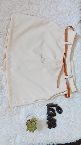 0129-04-09 / SHORT SAIA ALFAIATARIA C/ CINTO  BEGE.jpg