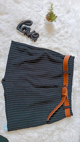 0129-04-01 / SHORT SAIA ALFAIATARIA C/ CINTO  PRETO.jpg