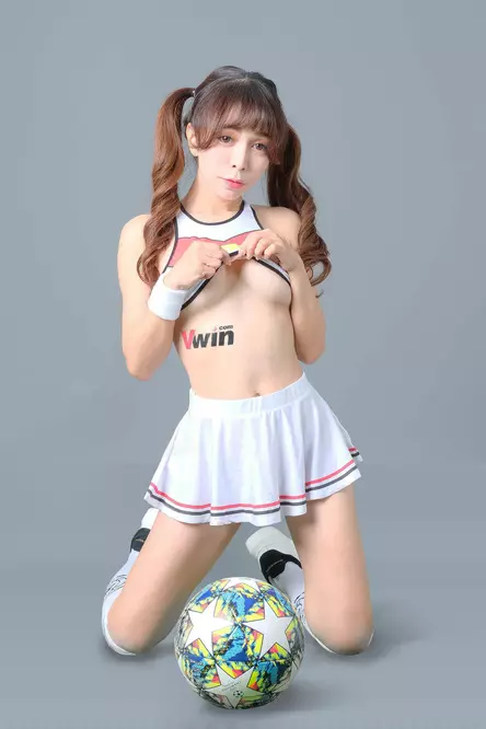 Chào đón nữ thần VwinBaby tháng 3 : Cô Gái Bóng Đá Bubu