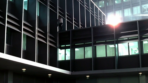 Chuck S01E01 001.png
