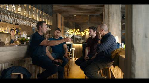 Alpha.Males.S03E01.Pokrokovi.muzi.1080p.NF.WEB DL.CZ ES.DD+5.1.x264 My.mkv snapshot 01.21 [2025.01.1.jpg