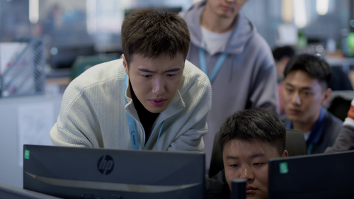 %5B%E5%87%A1%E4%BA%BA%E6%AD%8C%5D.Born.to.Be.the.One.S01E01.2024.2160p.WEB DL.H265.DDP2.0 OurTV.mkv..png