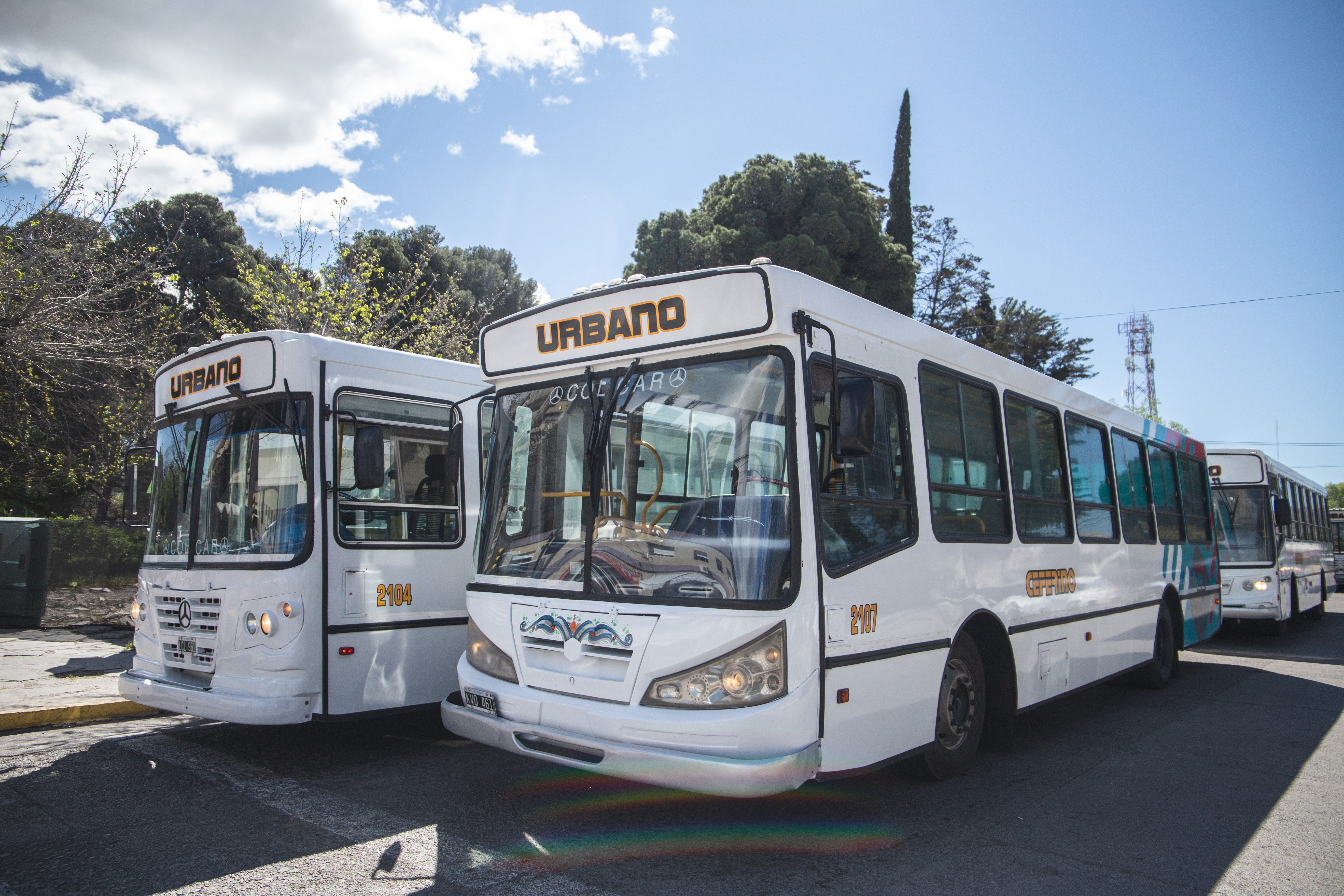 Colectivos empresa Ceferino.jpg Verano 2025: la Línea 2 del transporte urbano modificó el recorrido durante la temporada