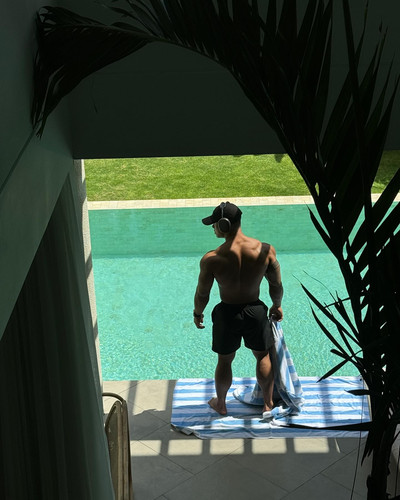 Photo by E V Λ Ν on August 09, 2024. Có thể là hình ảnh về bể bơi và lều thay đồ..jpg