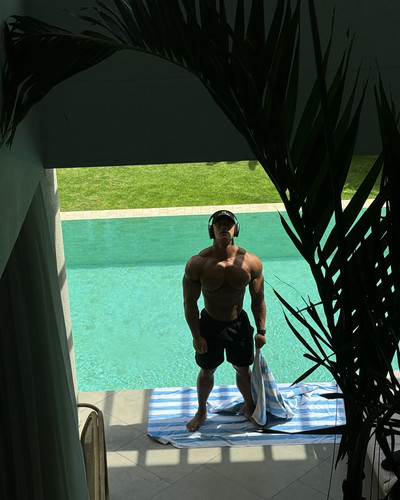 Photo by E V Λ Ν on August 09, 2024. Có thể là hình ảnh về bể bơi..jpg