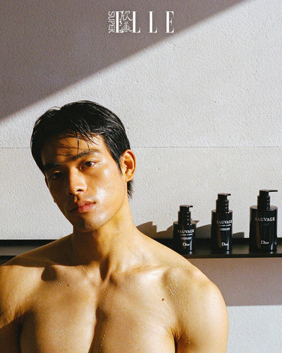 Photo by yehao on September 27, 2024. Có thể là hình ảnh về 1 người và văn bản..jpg