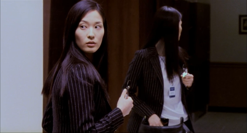 cap Geoul.sokeuro.2003.720p.WEB DL.DD5.0.H.264 MooMa 00 06 00 01.png