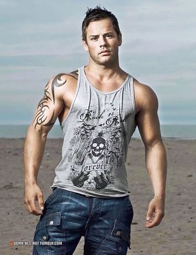 tumblr 3d85eba5773471c9e73e5f9a18b3d2c6 d82e3b65 2048.jpg