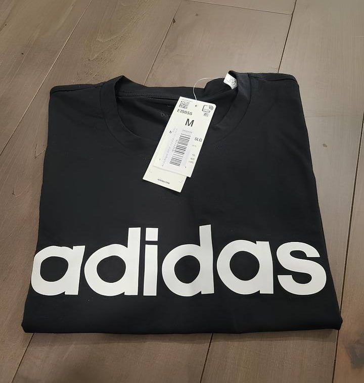 Camiseta Essentials Linear Embroidered Logo adidas