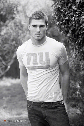 tumblr 096f56fbc624c27c7481886f5642fc3f a687e98a 2048.jpg