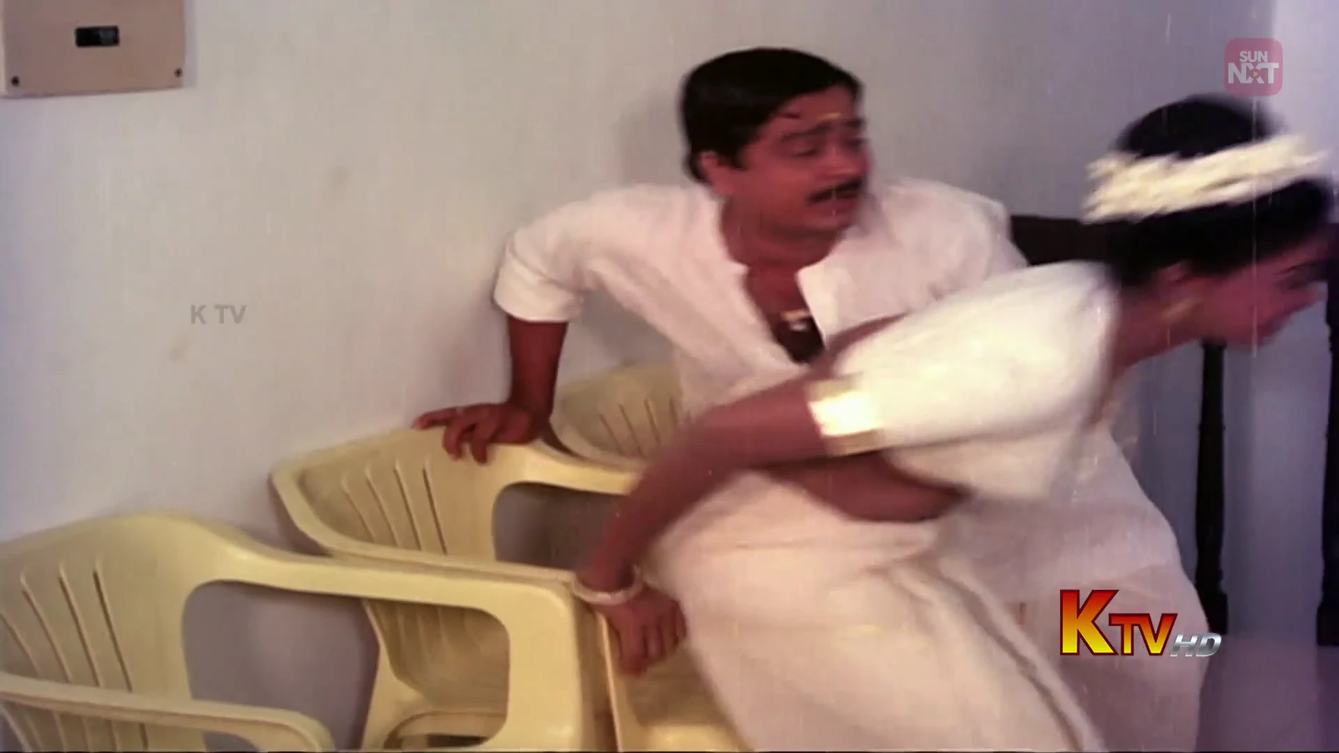 [Image: 2DVS6mv.webp]