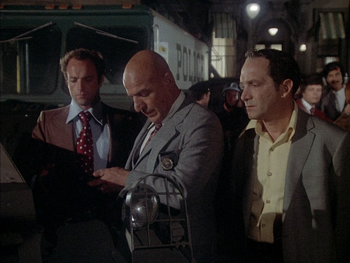 Kojak.S01E01.Siege.of.Terror.1080p.AMZN.WEB DL.CZ EN.DD+2.0.H.264 playWEB.mkv snapshot 39.50 [2025.0