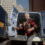 Kojak.S01E01.Siege.of.Terror.1080p.AMZN.WEB DL.CZ EN.DD+2.0.H.264 playWEB.mkv snapshot 02.56 [2025.0