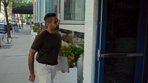 How.to.Get.Rich.S01E08.2023.2160p.NF.WEB DL.DDP5.1.DV.H.265 HHWEB.mkv 20250205 225506.882.png