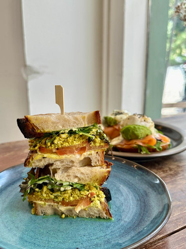 Scrambled vegan toastie.jpg