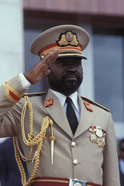 Le pr?sident Samora Machel en costume militaire en avril 1984 au Mozambique. (Photo by CILO/Gamma-Ra.jpg