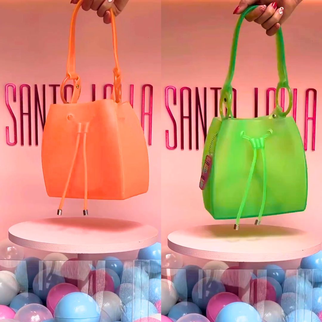 Bolsa Tiracolo Bucket Fini Com Alça De Borracha Santa Lolla