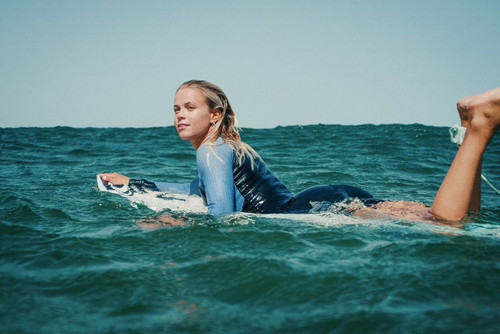 SURfing407@charlottevanberkum~@oneillwomens @nuno.m.alves