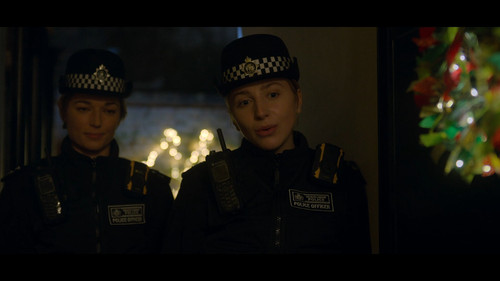 Black.Doves.S01E01.To.Love.1080p.NF.WEB DL.CZ EN.DD+5.1.x264 FLUX.mkv snapshot 26.14 [2024.12.05 15..jpg