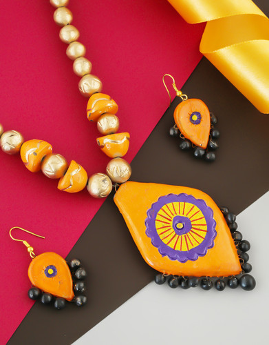 Check out the exclusive collection of Terracotta Jewellery Designs at Best Price by Anuradha Art Jewellery. To see more collection click on the given link: http://www.anuradhaartjewellery.com/artificial-jewellery/necklace/terracotta-necklace/88