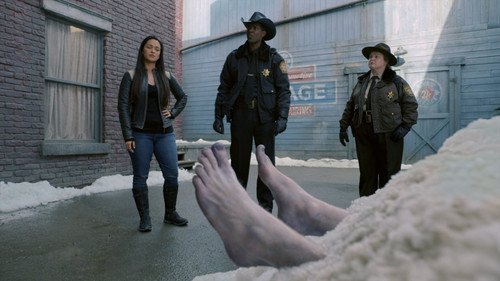 Resident.Alien.S01E01.Pilot.1080p.AMZN.WEB DL.EN.DD+5.1.x265.HEVC My.mkv snapshot 30.00 [2024.12.07 .jpg