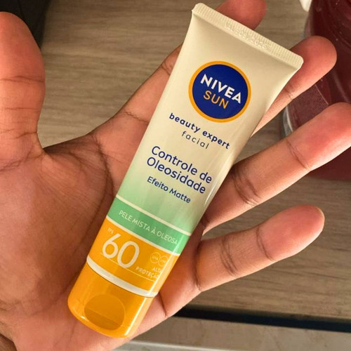 NIVEA SUN Protetor Solar Facial Beauty Expert Controle de Oleosidade FPS 60 50g.jpg