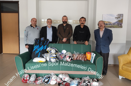 0 yeg tasimder imam hatip lisesine spor malzemeleri.jpg
