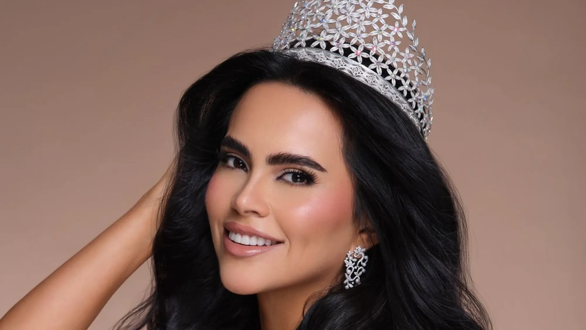 Naomi Méndez se prepara para representar al país en el Miss Universo 2024 2HQrs7R