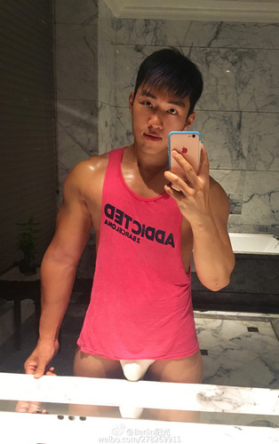 tumblr ob6a3lTlvN1sfz696o1 1280.jpg