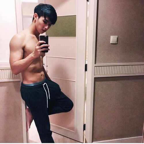 tumblr o6asdt6Zyx1uwedcro3 1280.jpg