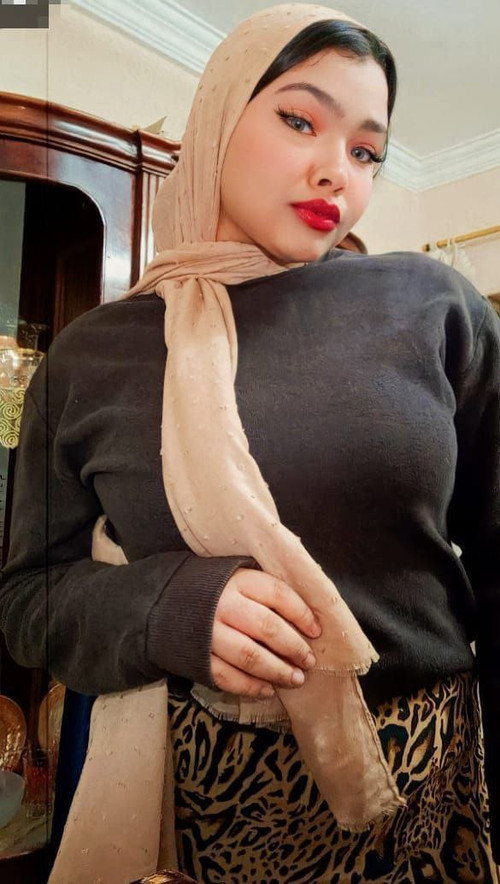 بطل بجسم وبزاز مثيرة 2HlDBMN