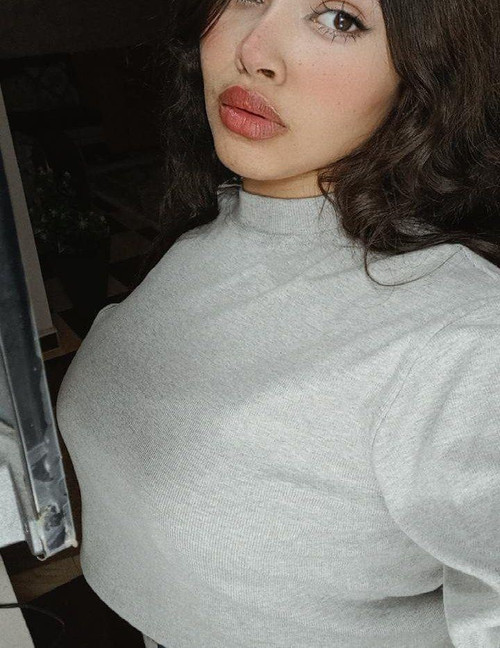 بطل بجسم وبزاز مثيرة 2HlDhoQ