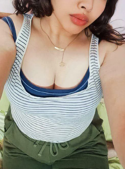 بطل بجسم وبزاز مثيرة 2HlbIqB