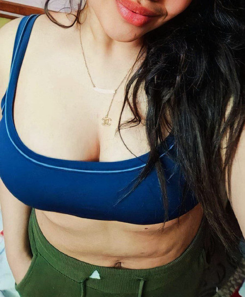 بطل بجسم وبزاز مثيرة 2Hlbnzx