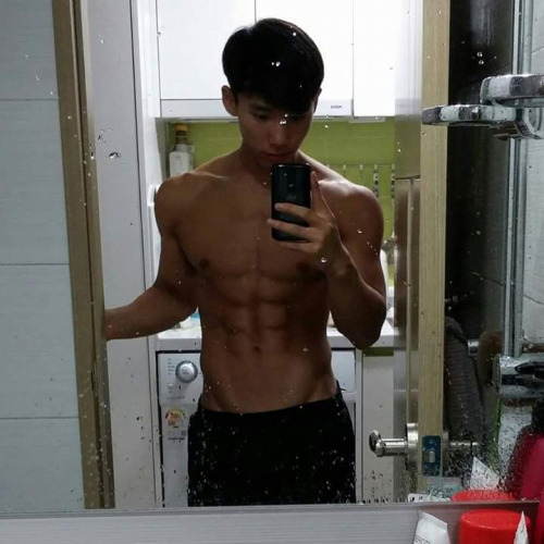 tumblr o15uf81p6L1tyxwz8o3 500.jpg