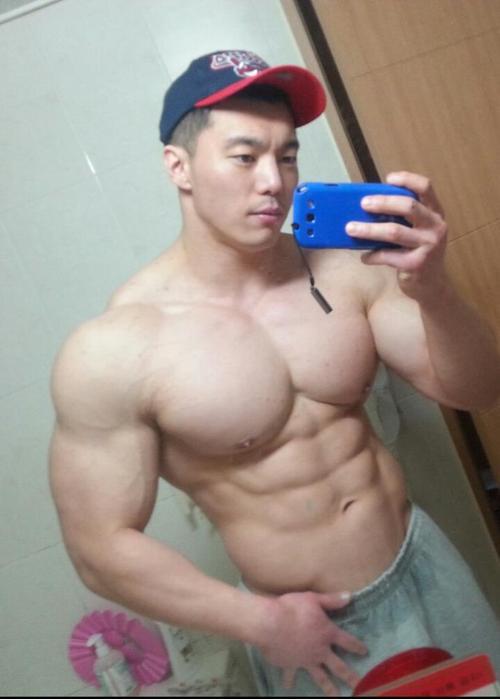 tumblr mmw80cg4vI1rpsvbxo1 500.jpg