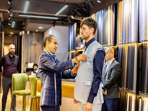 Average Cost of a Tailored Suit in Bangkok: Tom's Fashion.jpg