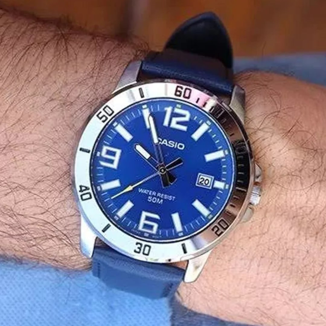 Relógio Masculino Casio Prata e Azul Data Pulseira de Couro