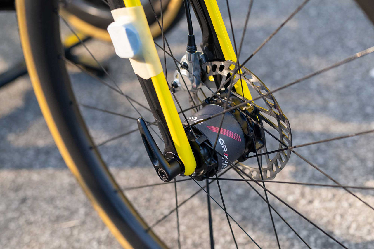 Rivoluzione nel Ciclismo: Pneumatici Autoinflabili da 4.000€